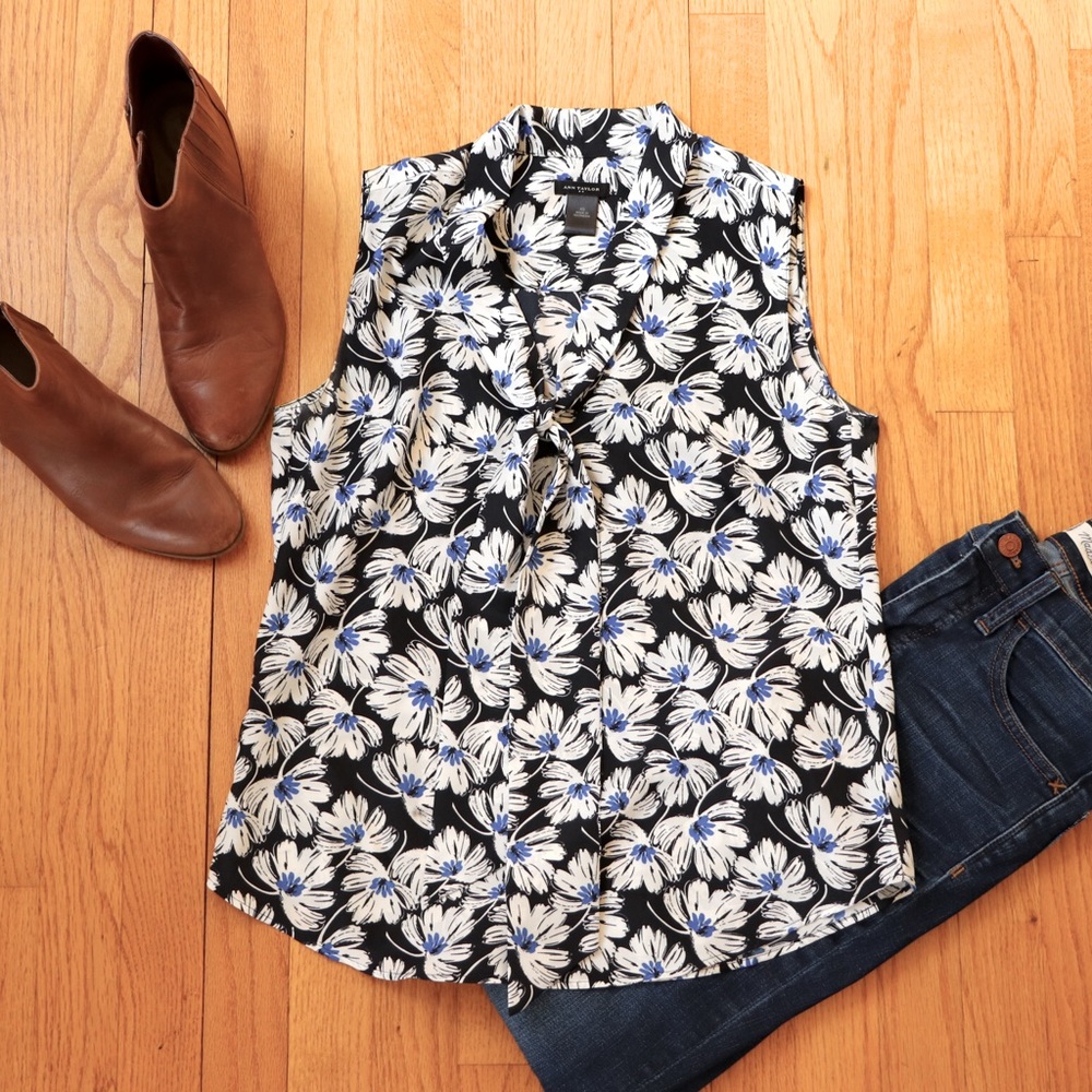 Ann Taylor xs necktie floral blouse